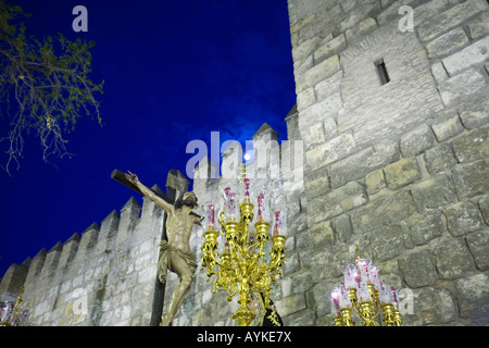 Christus der Barmherzigkeit, ein 17. Jahrhundert Schnitzen von Pedro Roldan, auf einem Schwimmer am Heiligen Dienstag, Sevilla, Spanien Stockfoto