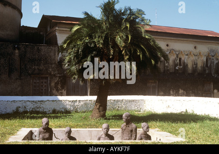 Slave-Denkmal auf dem Gelände des alten Sklavenmarkt in Stone Town, Sansibar, Tansania Stockfoto