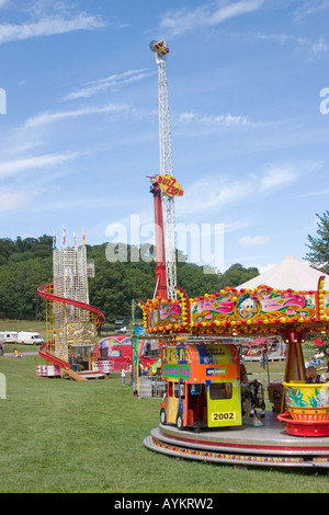 Die Leute genießen die Fahrten und Stände der Nord sommerset Show Stockfoto