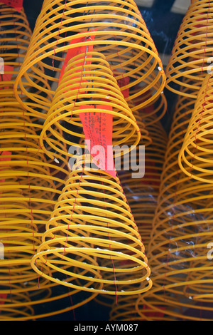 Rauchen Weihrauch Spiralen auf der Kun Iam Tempel Macau China Stockfoto