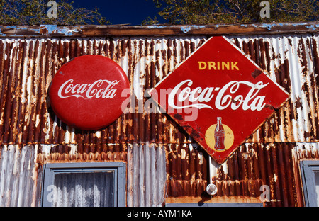 Alte Coca Cola Schilder Stockfoto