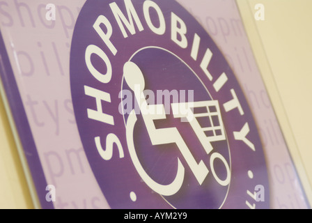Shopmobility Vorzeichen im Vereinigten Königreich gibt Einrichtungen für Behinderte Shopper in Mall und Supermarkt Stockfoto