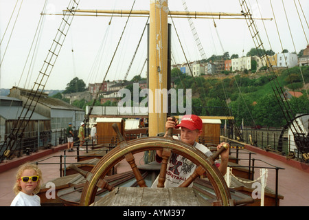 Deck Ansicht der SS Great Britain, gebaut von viktorianischen Ingenieur Isambard Kingdom Brunel abgebildet im Trockendock Bristol England UK Stockfoto