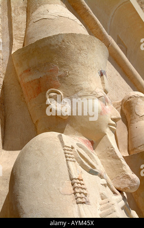 Nahaufnahme der Statue der Königin Hatshepsut an Theben Hatschepsut-Tempel, Ägypten Stockfoto