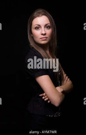 Frau auf schwarz Stockfoto