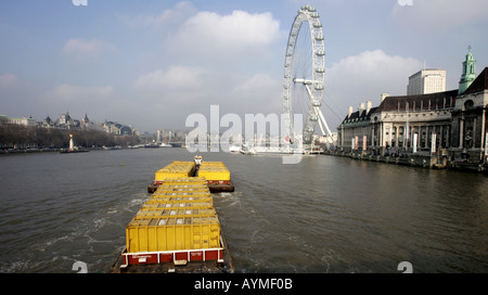 Transport auf dem Fluss Themse London Krankenhausabfälle Stockfoto