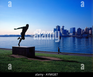 Statue Harry Jerome, Vancouver, 1964 A Siffer skates Harry Jerome Statue, Coal Harbour Innenstadt. Foto: Willy Matheisl Stockfoto