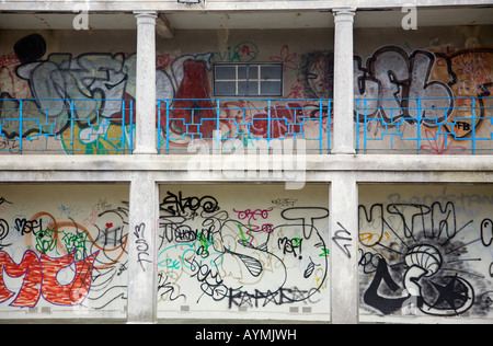 Graffiti auf Gebäude in Southport Stockfoto