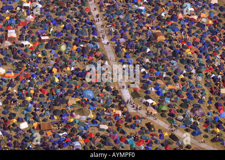 Das Meer von Zelten und Menschen Glastonbury Festival Somerset UK Stockfoto