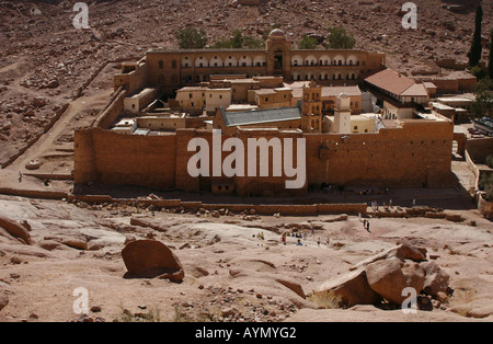 Griechisch-orthodoxe Kloster der Heiligen Katharina am Fuße des Berges Sinai (2285 m) auf der Halbinsel Sinai, Ägypten. Stockfoto