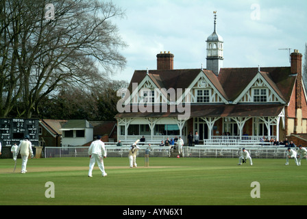 Cricketers bei South Parks spielen cricket Club, Oxford, England, UK. Stockfoto