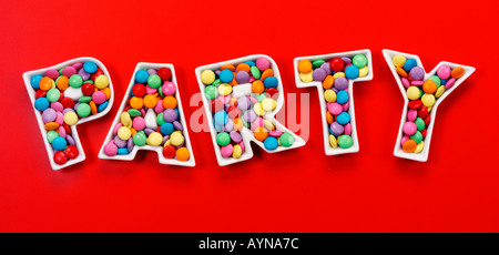 PARTY SMARTIES AUF ROT Stockfoto