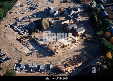 Luftaufnahme von suburban Eigentumswohnung home Entwicklung Baustelle Stockfoto