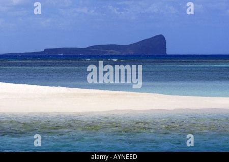 türkisfarbenes Wasser und sandigen bank Stockfoto