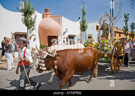 Wallfahrt zu Ehren der Jungfrau des Rosenkranzes in der Sonne fair Fuengirola Malaga Küste Andalusien Spanien Stockfoto