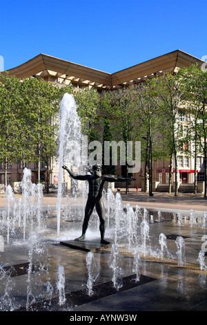 Statue des Zeus, Place du Nombre d ' or Montpellier, Herault, Languedoc-Roussillon, Frankreich Stockfoto