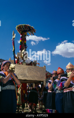 PERU Südamerika Cusco Kaiser Pachacuti goldenen Thron bei Inti Raymi Festival der Sonne Inka Zeremonie durchgeführt Stockfoto