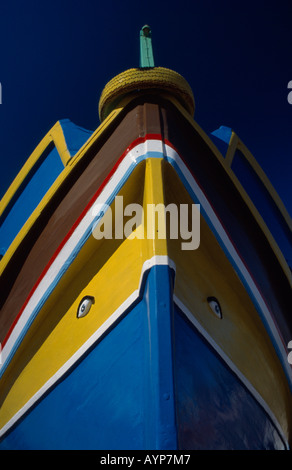 MALTA Marsaxlokk Transport Detail der bunte Luzzu Fischerboot mit wachsamen Auge Stockfoto