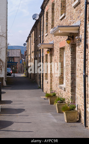 Terrassenförmig angelegten Bungalows mit traditionellem Design in Hay on Wye Powys Wales UK EU Stockfoto