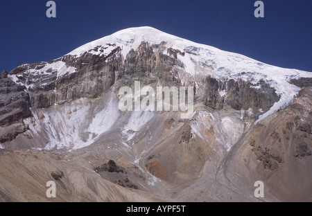 Sajama Vulkan zeigt Schutthalden unter West-Nordwand, Nationalpark Sajama, Bolivien Stockfoto