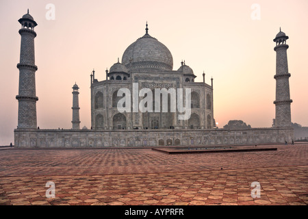 Panoramablick über Taj Mahal bei Sonnenuntergang Agra Uttar Pradesh, Indien Stockfoto