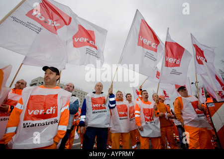 BSR und BWB Wasser und Müllabfuhr Arbeiter union Ausstand, Warnung Streik Demonstrationen am 22. Februar 2008 in Berlin, Deutschland Stockfoto