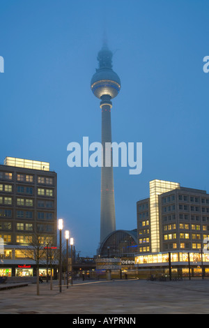 Alexanderplatz mit Berolina Haus und TV Turm, Mitte, Berlin, Deutschland, Europa Stockfoto