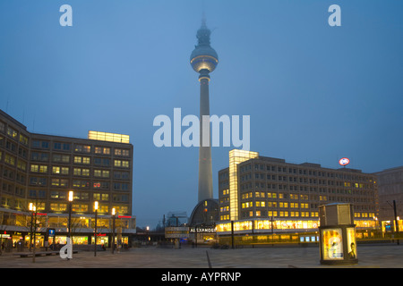 Alexanderplatz mit Berolina Haus und TV Turm, Mitte, Berlin, Deutschland, Europa Stockfoto