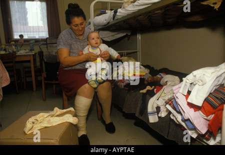 Friedland Flüchtlingslager West Deutschland. Soviet-Germans zurück, Schutzhütten aus der Sowjetunion in die Freiheit 1980 s HOMER SYKES Stockfoto