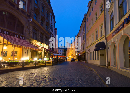 Straßenszene, Nachtleben, Tiromu Iela, Riga, Lettland, Europa Stockfoto