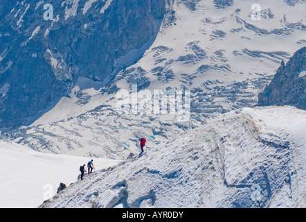 Bergsteiger absteigend Col du Midi (MIDI-Pass), Mt. Aiguille du Midi, Mont-Blanc-Massiv, Chamonix, Frankreich Stockfoto