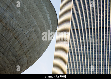 Die Ei-Spielstätte und Corning Gebäude am Empire State Plaza, Albany New York Stockfoto