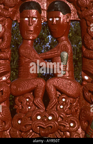 Maori-Schnitzereien in Rotorua, Nordinsel, Neuseeland Stockfoto