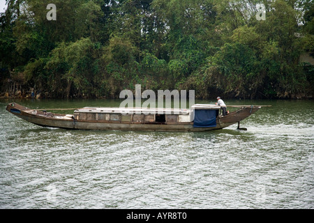 Arbeiten Riverboat auf dem Parfüm-Fluss, Hue, Vietnam Stockfoto