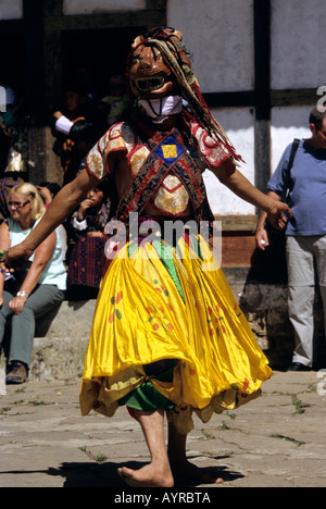 Maskierte Tänzer bei Tangbi Mani Tsechu (Festival), Bhutan Stockfoto