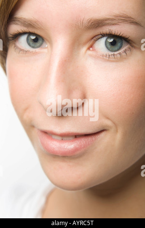 Close-up Portrait von junge Frau lächelt Stockfoto