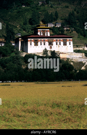 Rinpung Dzong, auch bekannt als Paro Dzong, die massive Festung ist auch das administrative Zentrum der Dzonkhag, Bhutan Stockfoto