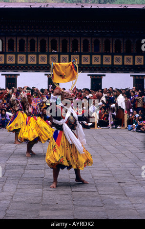 Eine Tänzerin in Thimphu Tsechu (Festival), Bhutan Stockfoto