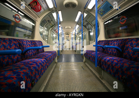 Interieur, Victoria Line Zug, U-Bahn, London, England, UK Stockfoto