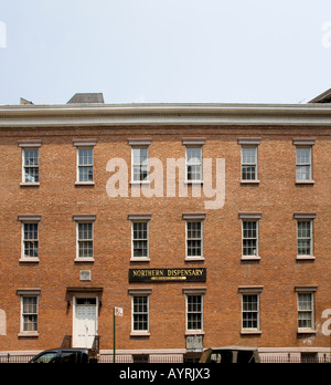 Seitlicher Blick auf die nördlichen Dispensary Gebäude in Greenwich Village, Manhattan, New York, USA. Stockfoto