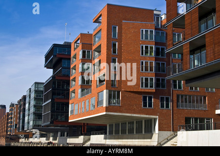 Moderne Wohnungen und Bürogebäuden und Hanseatic Trade Center (HTC) in den Rücken, Magellan-Terrassen, Sandtorkai (Sandtor Qu Stockfoto