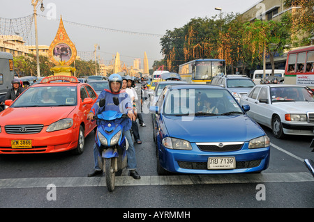 Rush Hour, Ratchadamnoen Klang Road, Bangkok, Thailand, Südostasien Stockfoto