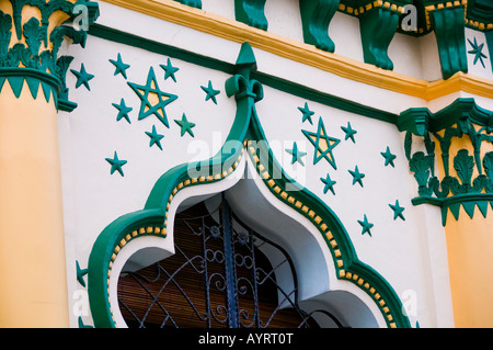 Außenseite des Masjid Abdul Gafoor Moschee in Little India Gegend von Singapur Stockfoto