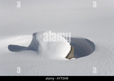 Schnee driftet, Felsen, Schwarzsee Voralpen, Kaiseregg, Freiburg Kanton, Schweiz Stockfoto