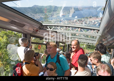 Reisen in der Floibanen, die Standseilbahn auf den Berg Floyen (Floien), Bergen, Norwegen Stockfoto