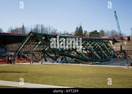 Eisen-Fachwerkbrücke über den Mohawk River bei Canajoharie und Palatin Brücke New York State ersetzt Stockfoto