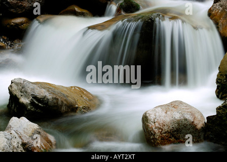 Spritzwasser über Felsen, Kuhflucht Wasserfälle, Farchant, Bayern, Deutschland, Europa Stockfoto