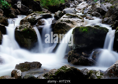 Spritzwasser über Felsen, Kuhflucht Wasserfälle, Farchant, Bayern, Deutschland, Europa Stockfoto