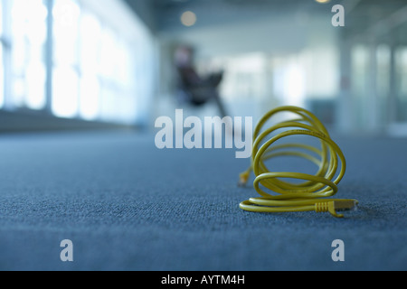 Netzwerk-Kabel am Boden Stockfoto