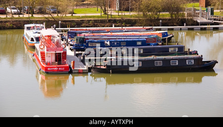 Schiffe und Vergnügungskreuzfahrtschiffe, die in Brayford Pool Marina Lincoln, Lincolnshire, England, festgemacht sind Stockfoto